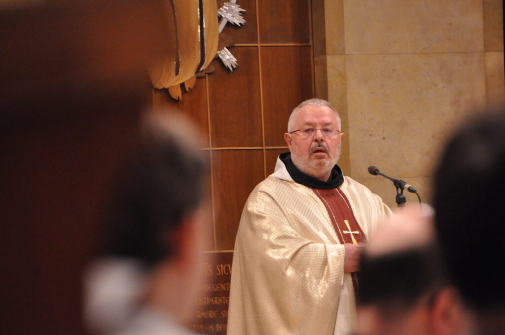 Celebració dels vint-i-cinc anys de l'ordenació sacerdotal del P. Lluís Juanós, monjo de Montserrat, el 18 d'abril de 2023.