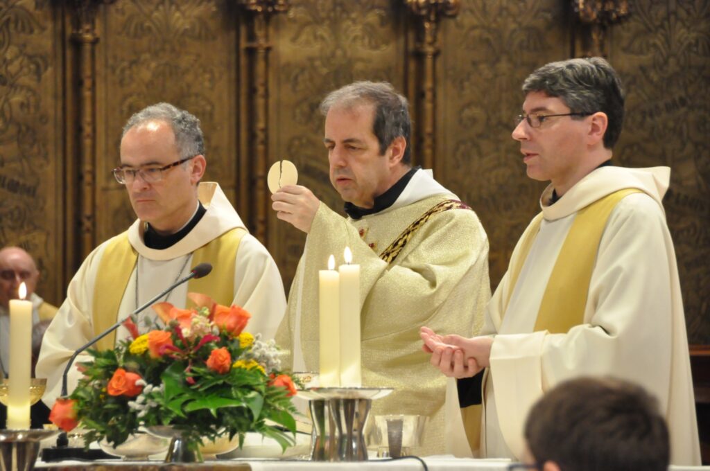Celebració de la Missa Nova del P. Anton Gordillo, monjo de Montserrat, el dia 24 de juny del 2023, solemnitat de sant Joan Baptista.